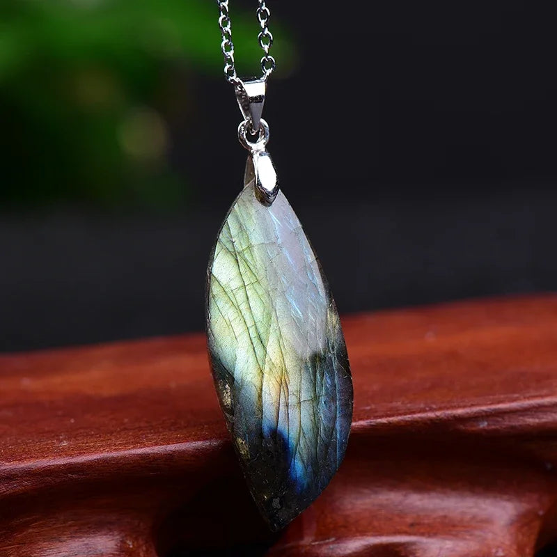 Labradorite Stone Pendant Leaf Shape Polished Healing Energy